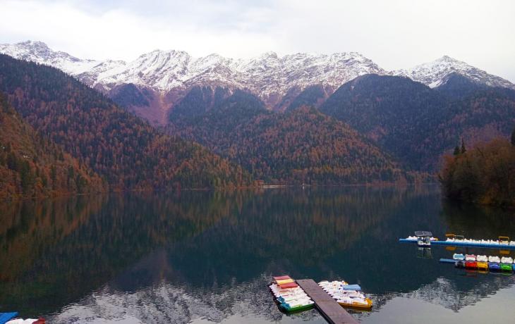 Абхазия. Пицунда, озеро Рица