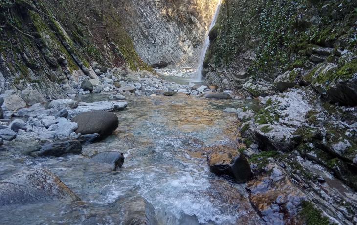 Водопады Мамедова щель Сочи
